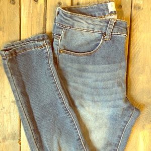 Angel Kiss Petite Ankle skinny jeans